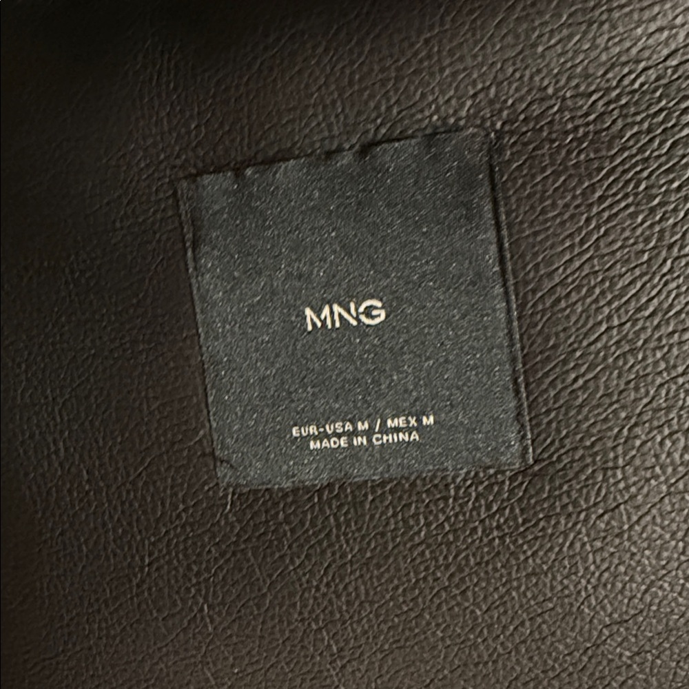 Mango - Picture 6 of 7